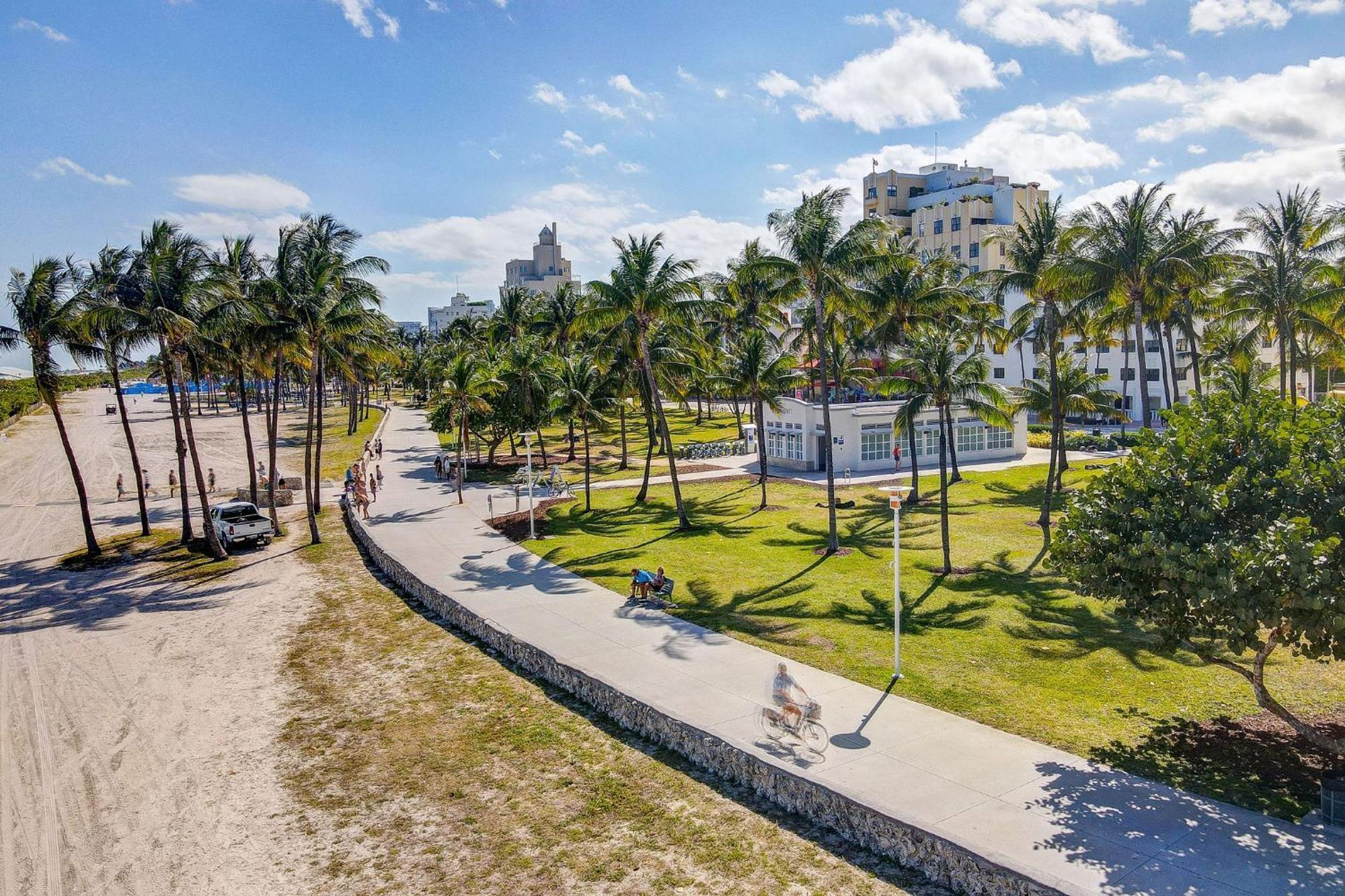 Apartamento Stylish Ocean Dr W/ 2 Queen Beds, Across